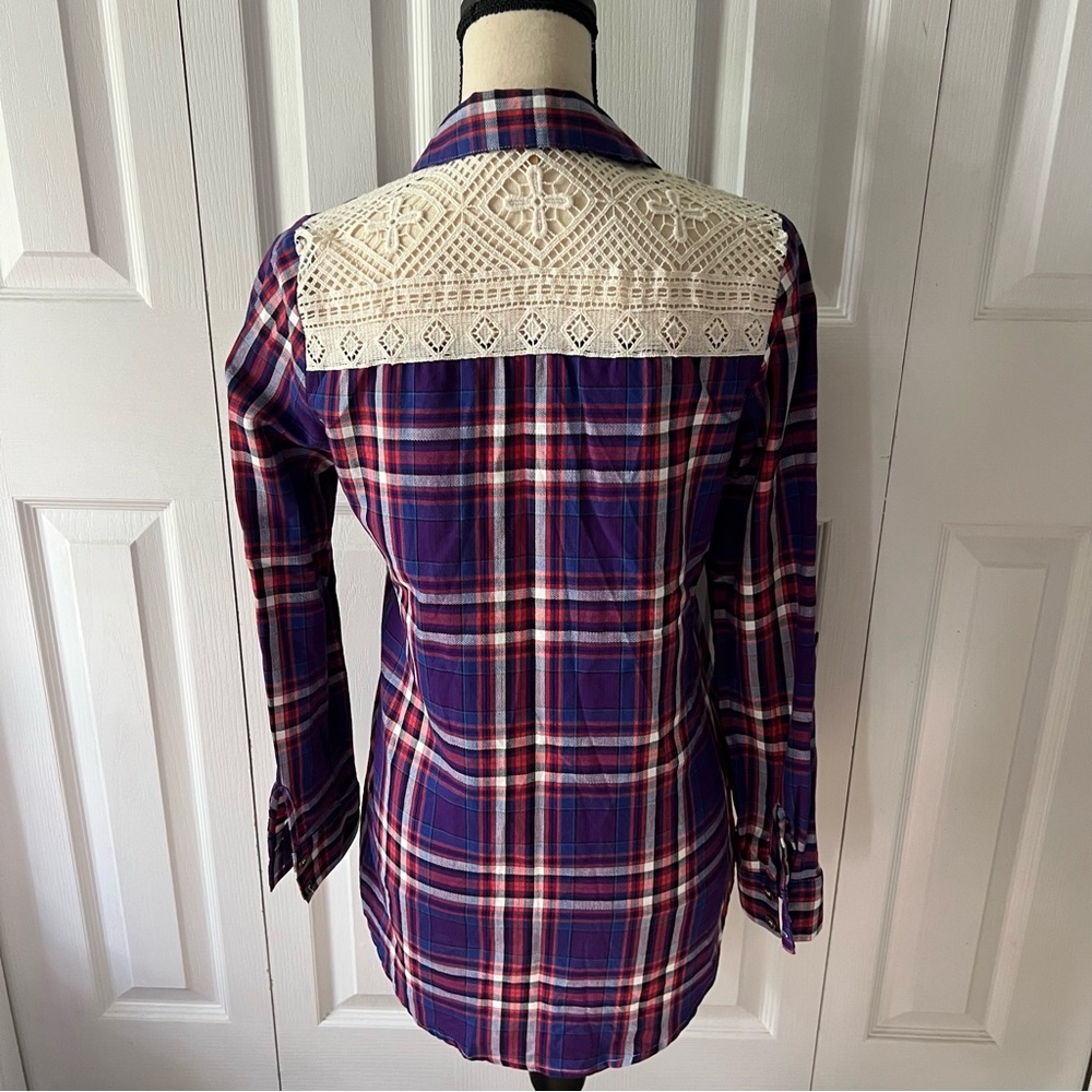 Takara Button-Up Purple Red and Cream Plaid Open Crochet Back Size Small